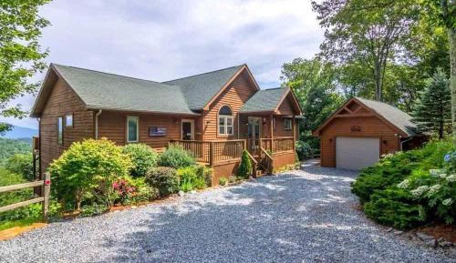 Six-Bedroom Holiday Home