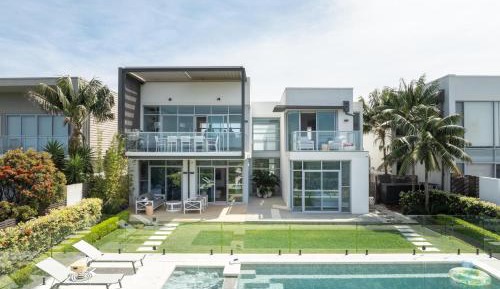 Four-Bedroom Holiday Home