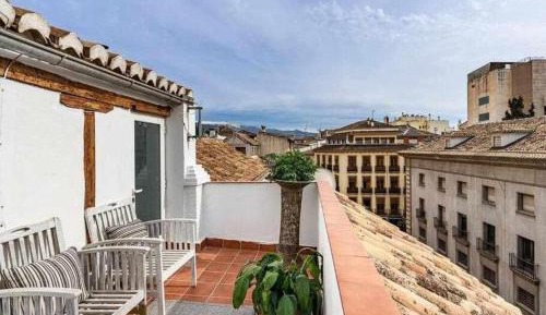 Cuadruplex Apartment