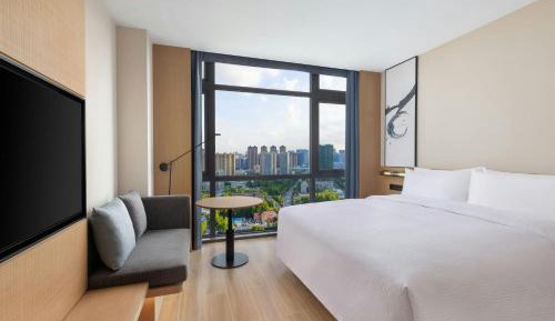 Refined King Room with City View