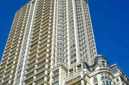 Four-Bedroom Deluxe Apartment