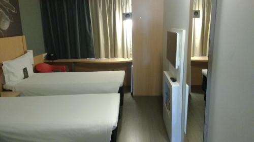 Standard Apartment with Two Single Beds