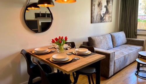 One-Bedroom Apartment with Balcony