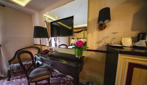 Superior Deluxe Double or Twin Room 