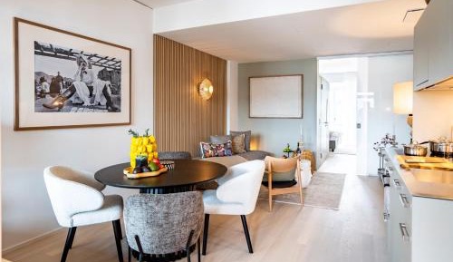 One-Bedroom Apartment with Balcony