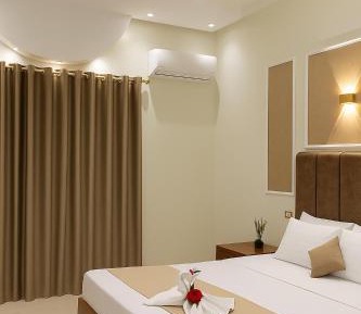 Deluxe Queen Suite