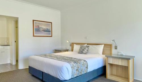 Deluxe King Room (Ground Level)
