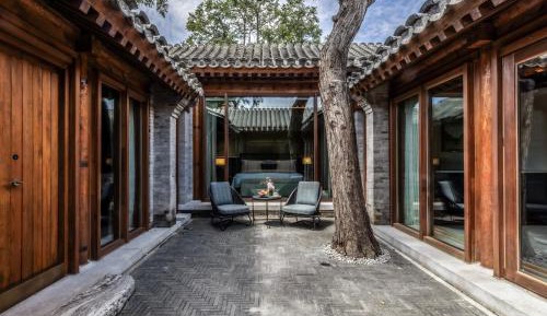 Premier Courtyard