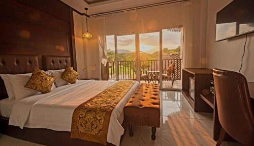 Deluxe Double Room with Balcony