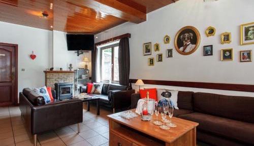 Eleven-Bedroom Holiday home