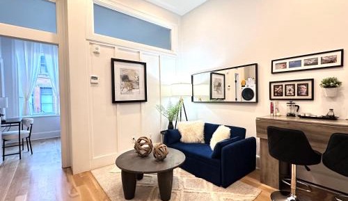 One-Bedroom Deluxe Apartment