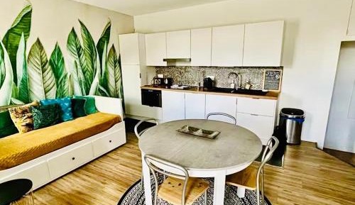 One-Bedroom Apartment - Non-Smoking