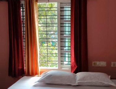 Deluxe Double Room (2 Adults + 1 Child)