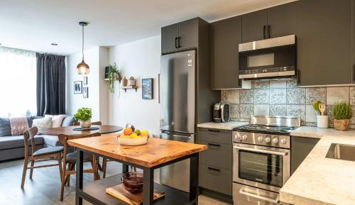 One-Bedroom Apartment with Balcony