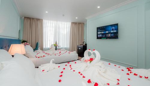 Twin Room with City View