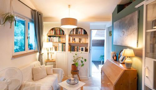 Superior One-Bedroom Apartment