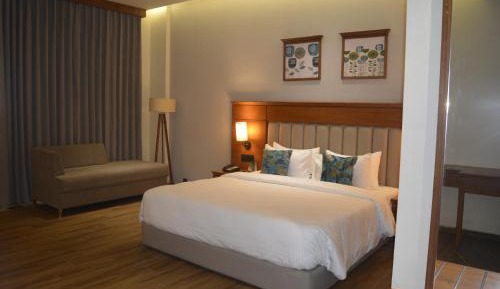 Deluxe King Room