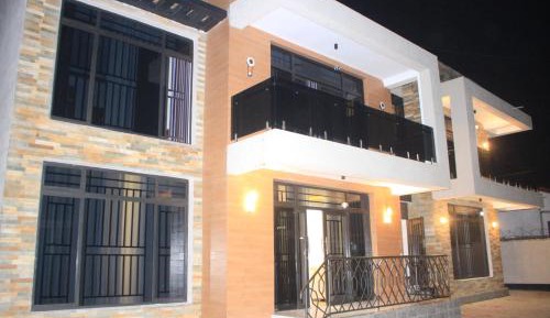 Deluxe Double Room (2 Adults + 1 Child)