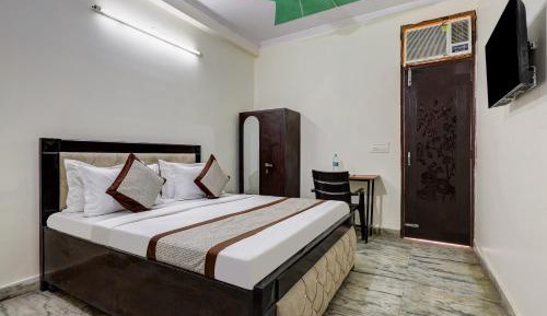 Deluxe Double Room (2 Adults + 1 Child)
