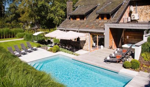 Seven-Bedroom Holiday Home