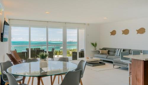 Two-Bedroom Apartment with Balcony and Sea View