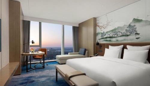 Deluxe Executive King Room with Lounge Access - High Floor