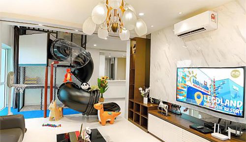 Four-Bedroom Luxury Apartment