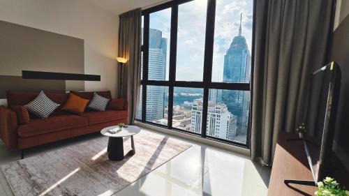 One-Bedroom Apartment with City View