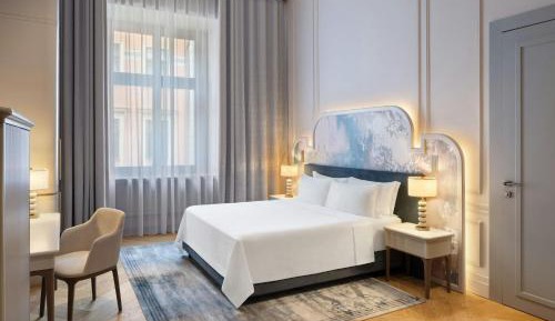 Junior King Suite