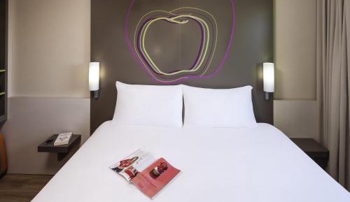 Standard Room with One Double Bed and One Single Bed