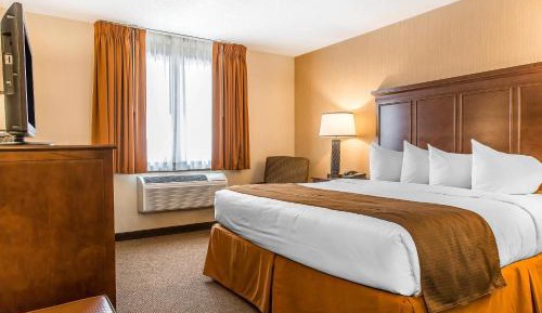 Standard Room with King Bed