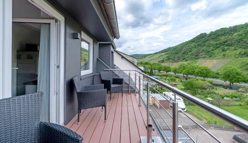 Superior One-Bedroom Apartment with Balcony