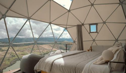 Suite with Lake View