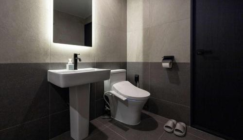 Deluxe Double Room with 2 Gaming PC