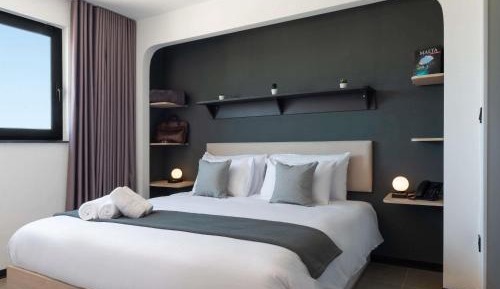 One Bedroom Apartment