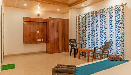 Two-Bedroom Apartment with Mountain View