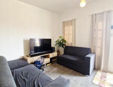 Studio Apartment with Queen Bed