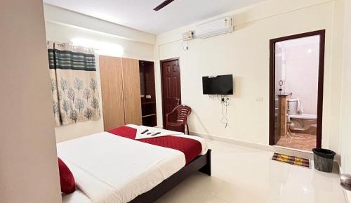Deluxe Double Room (2 Adults + 1 Child)