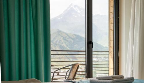 Twin Room with Mountain View