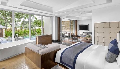 Prestige King Suite with Plunge Pool
