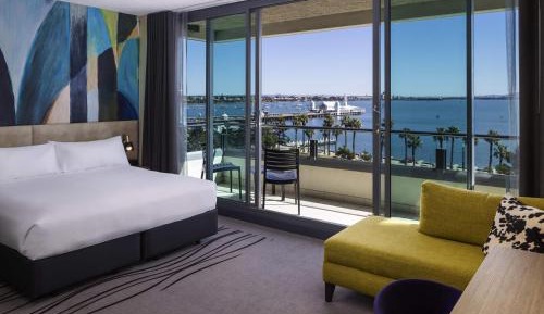 Deluxe King Room with Bay View