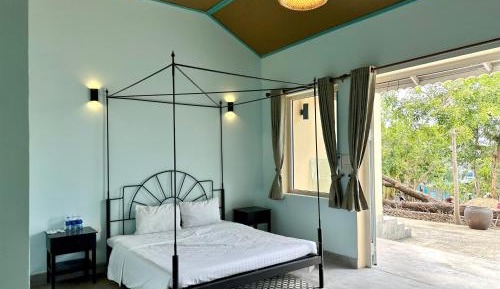 Deluxe Bungalow with Garden View