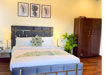 Deluxe Room (2 Adults + 1 Child)