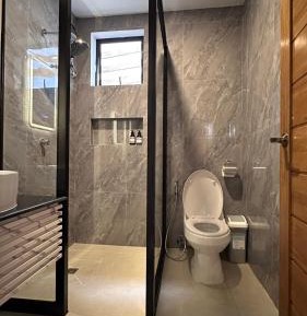 Queen Room with Garden View