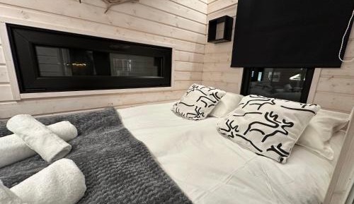 Standard Double Room with Shared Bathroom