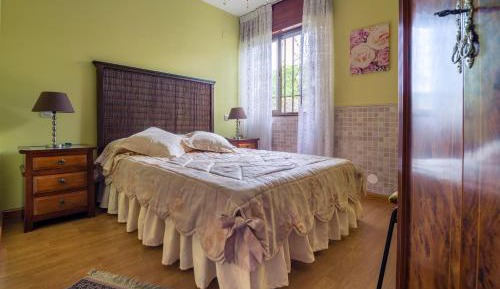 Apartment with Garden View