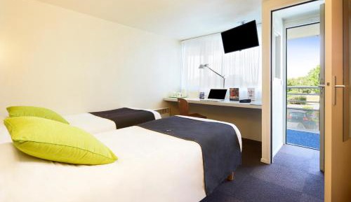 Standard Twin Room with One Single Bed - Up to Ten Years