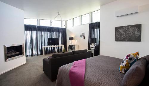 One-Bedroom Suite with Spa Bath