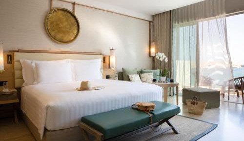 Ocean Balcony Club Room