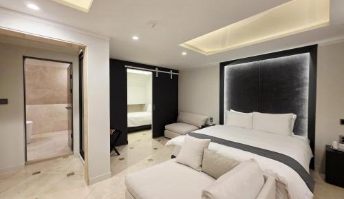 Superior Family Room